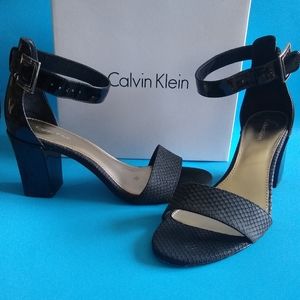 Calvin Klein Snake Pattern Shoes Size 8 Black